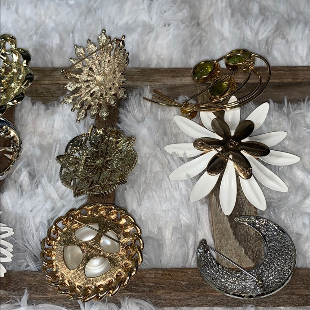 Sarah Coventry brooches pins lot of 9 gold silver - Picture 8 of 8